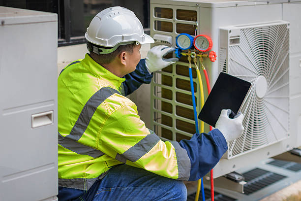 Professional Hvac technician working in Portsmouth, VA